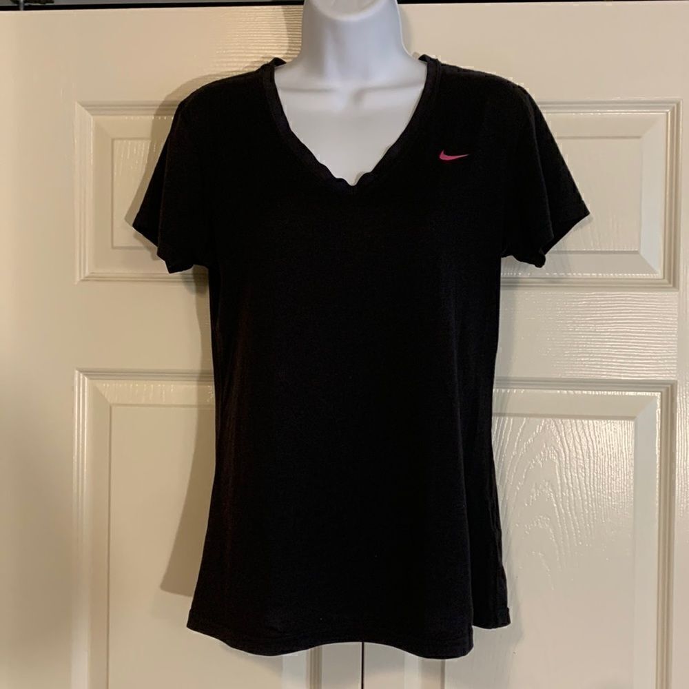NIKE Dri-fit, V neck T, medium, pink shwish, great condition, polyester
